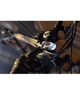 Lampka rowerowa COUTI przednia (białe diody) - ROWEROWE